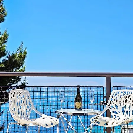 Luxury House Noble- Location In Town