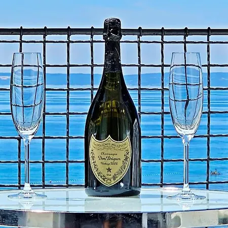 Luxury House Noble- Location In Town *