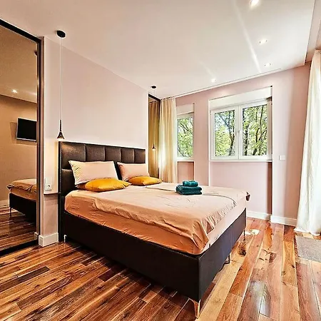 Апартаменти Luxury House Noble- Location In Town *