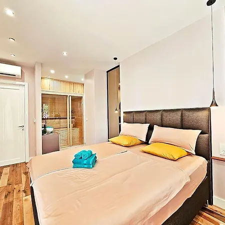Apartment Luxury House Noble- Location In Town