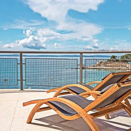 Luxury House Noble- Location In Town