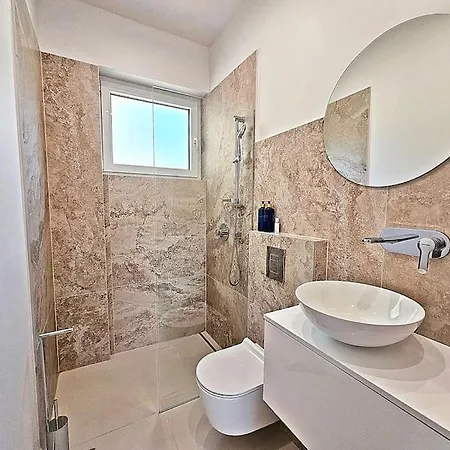 Luxury House Noble- Location In Town *