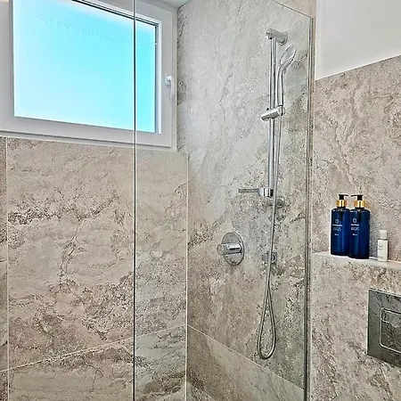 Luxury House Noble- Location In Town Apartment *